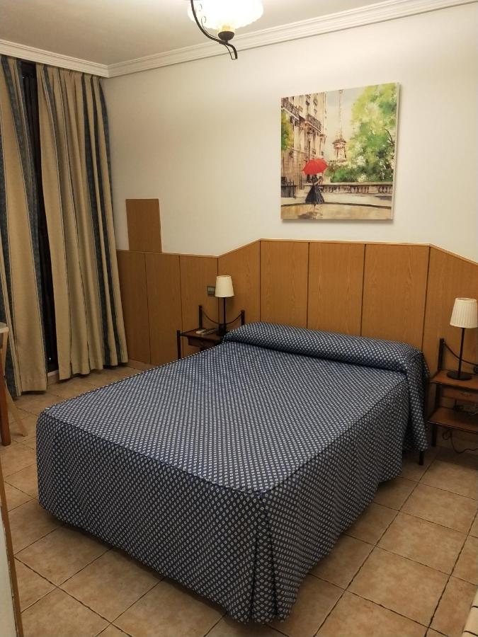 Hostal Maria Ronda Мадрид Екстер'єр фото