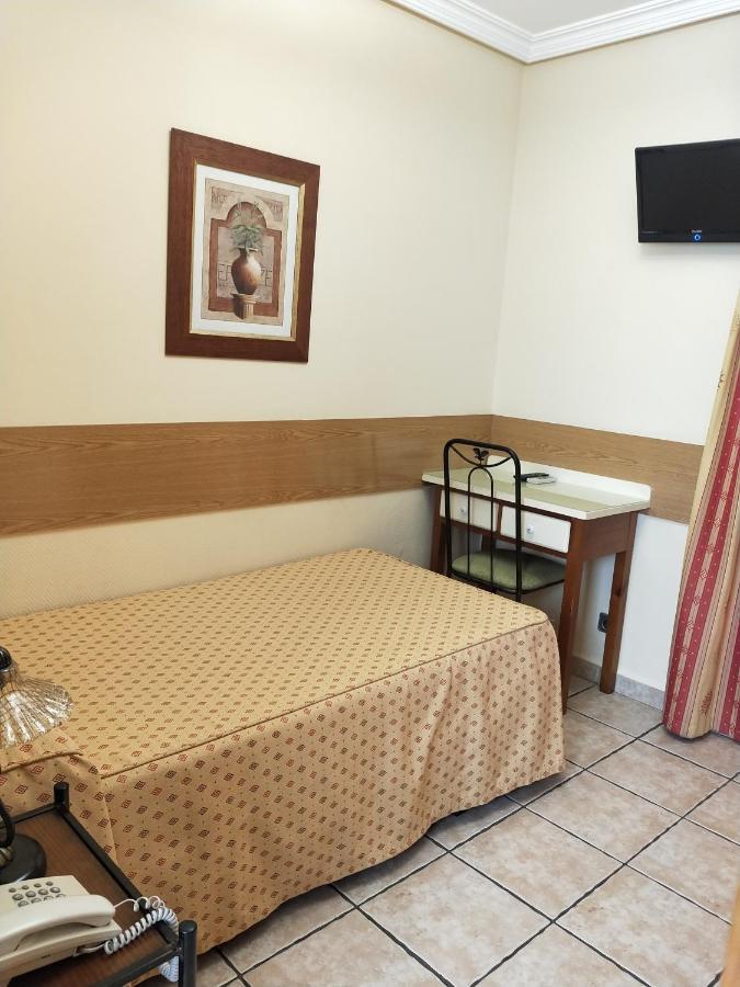 Hostal Maria Ronda Мадрид Екстер'єр фото