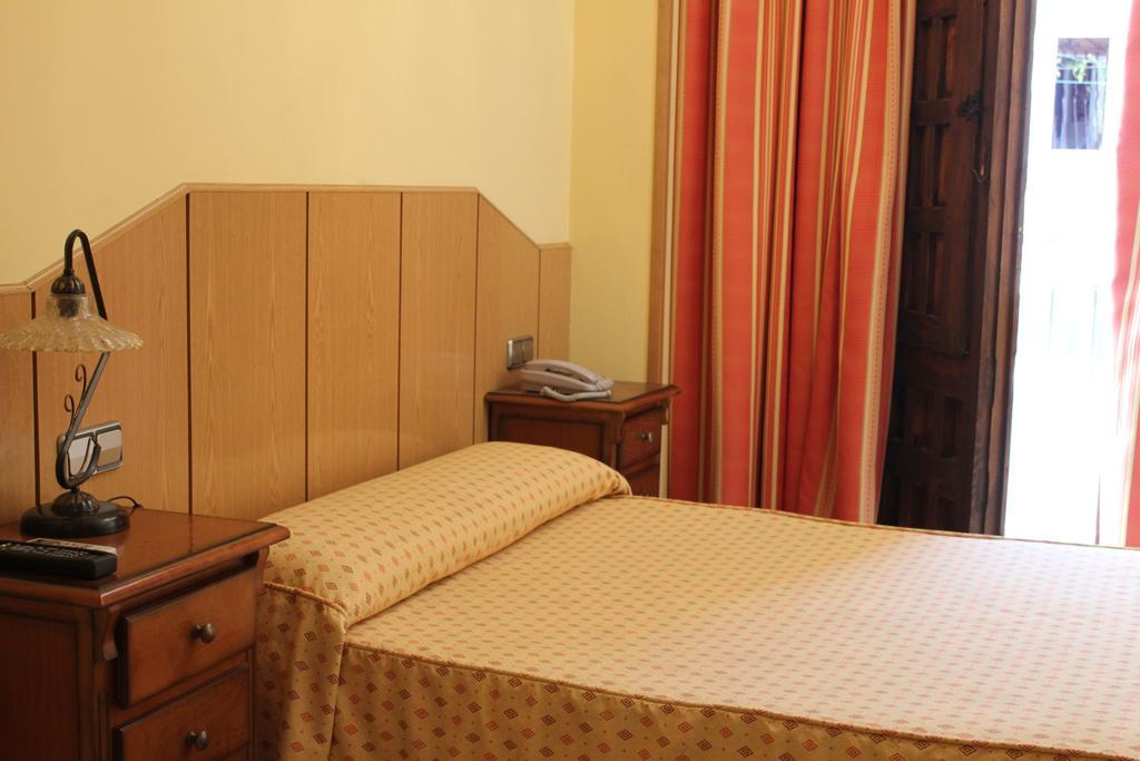 Hostal Maria Ronda Мадрид Екстер'єр фото